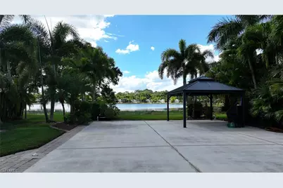 5584 Brightwood Dr, Fort Myers, FL 33905 - Photo 9