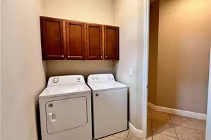 174 Shadroe Cove Cir, Cape Coral, FL 33991 - Photo 21