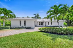 718 Old Trail Dr, Naples, FL 34103 - Photo 3