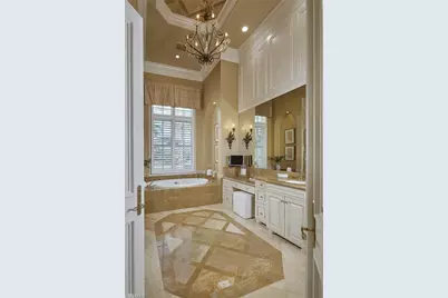 2944 Bellflower Ln, Naples, FL 34105 - Photo 19