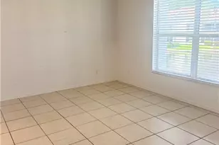 9852 Luna Cir, Naples, FL 34109 - Photo 9