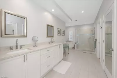 224 Edgemere Way S, Naples, FL 34105 - Photo 17