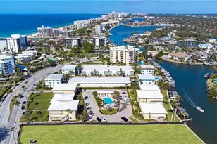 2082 Gulf Shore Blvd N, Naples, FL 34102 - Photo 15