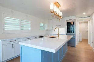 2082 Gulf Shore Blvd N, Naples, FL 34102 - Photo 7