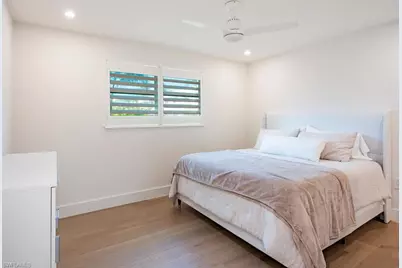 2082 Gulf Shore Blvd N #111, Naples, FL 34102 - Photo 9