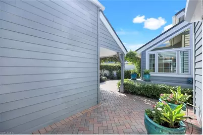 635 Bridgeway Ln, Naples, FL 34108 - Photo 35