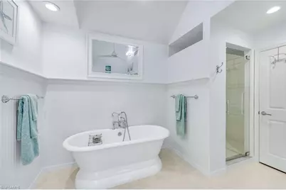 635 Bridgeway Ln, Naples, FL 34108 - Photo 23