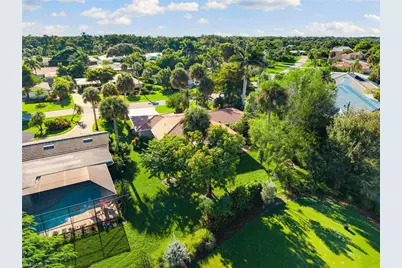 77 Cypress Point Dr, Naples, FL 34105 - Photo 19