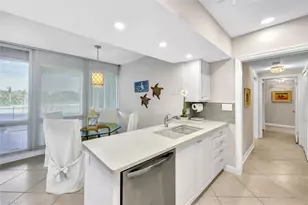 4051 Gulf Shore Blvd N, Naples, FL 34103 - Photo 17