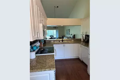 321 Robin Hood Cir #201, Naples, FL 34104 - Photo 5