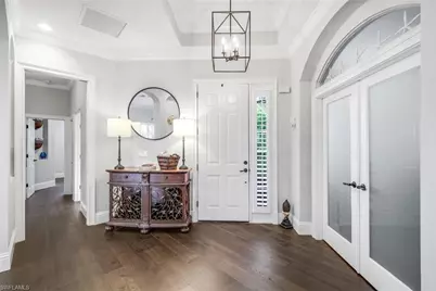 915 Fountain Run, Naples, FL 34119 - Photo 3