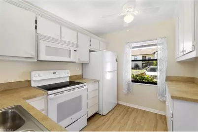 9270 Lake Park Dr #101, Fort Myers, FL 33919 - Photo 9