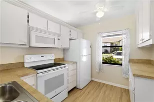 9270 Lake Park Dr, Fort Myers, FL 33919 - Photo 9