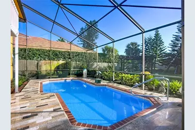 10242 Vanderbilt Dr, Naples, FL 34108 - Photo 3