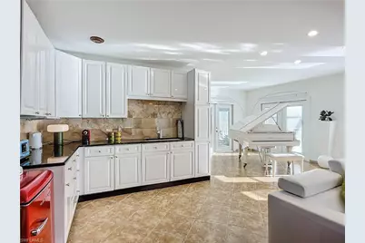 10242 Vanderbilt Dr, Naples, FL 34108 - Photo 23