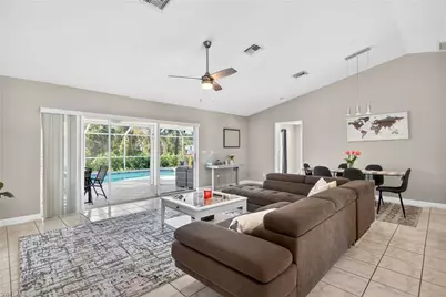 258 Willoughby Dr, Naples, FL 34110 - Photo 5