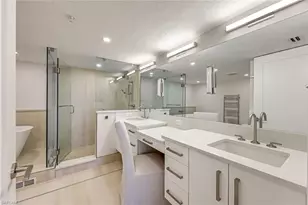 5601 Turtle Bay Dr, Naples, FL 34108 - Photo 19