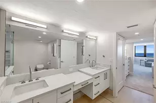 5601 Turtle Bay Dr, Naples, FL 34108 - Photo 17