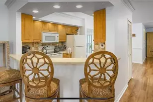 870 Gulf Pavilion Dr, Naples, FL 34108 - Photo 3