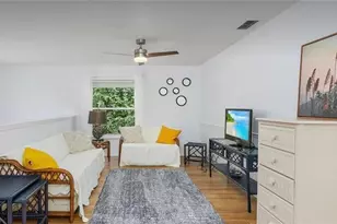 870 Gulf Pavilion Dr, Naples, FL 34108 - Photo 5