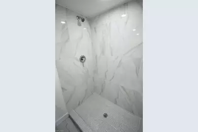 2116 Pineview Rd, Fort Myers, FL 33901 - Photo 9