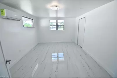 2116 Pineview Rd, Fort Myers, FL 33901 - Photo 13
