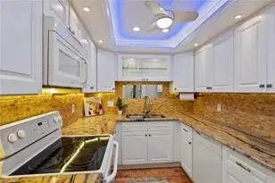 955 Palm View Dr, Naples, FL 34110 - Photo 5