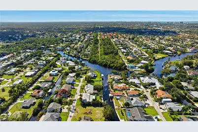 27090 Holly Ln, Bonita Springs, FL 34135 - Photo 15