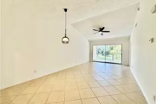 709 Landover Cir, Naples, FL 34104 - Photo 7