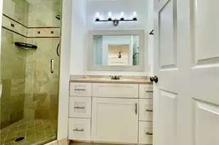 709 Landover Cir, Naples, FL 34104 - Photo 15