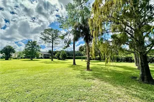 709 Landover Cir, Naples, FL 34104 - Photo 23