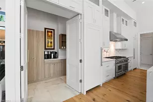 720 Orchid Dr, Naples, FL 34102 - Photo 17