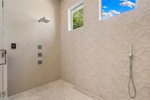 720 Orchid Dr, Naples, FL 34102 - Photo 25