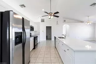 2526 NE 2nd Pl, Cape Coral, FL 33909 - Photo 5