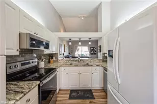 290 Robin Hood Cir, Naples, FL 34104 - Photo 21