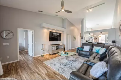 290 Robin Hood Cir #202, Naples, FL 34104 - Photo 7