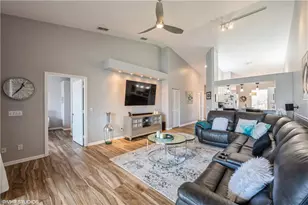 290 Robin Hood Cir, Naples, FL 34104 - Photo 7