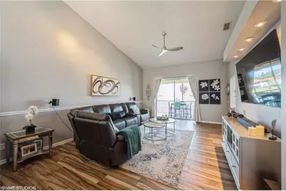 290 Robin Hood Cir #202, Naples, FL 34104 - Photo 13