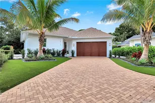 2515 Royal Palm Ct, Naples, FL 34103 - Photo 29