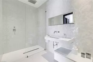 260 Channel Dr, Naples, FL 34108 - Photo 27