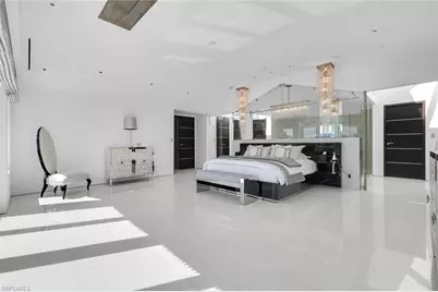 260 Channel Dr, Naples, FL 34108 - Photo 17