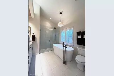 102 Palm Frond Ct, Naples, FL 34104 - Photo 17