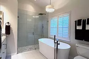 102 Palm Frond Ct, Naples, FL 34104 - Photo 17