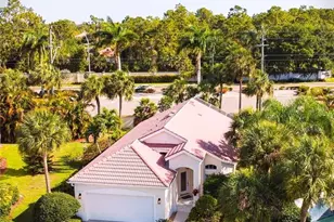 102 Palm Frond Ct, Naples, FL 34104 - Photo 1