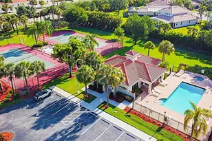 102 Palm Frond Ct, Naples, FL 34104 - Photo 3