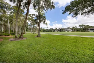 103 Clubhouse Ln #285, Naples, FL 34105 - Photo 5
