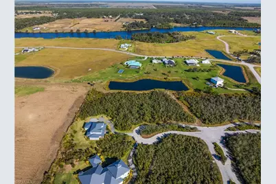 22921 Florida Rosemary Ln, Alva, FL 33920 - Photo 9