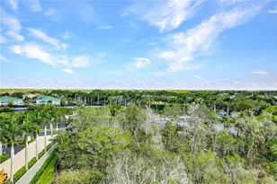 425 Cove Tower Dr, Naples, FL 34110 - Photo 29