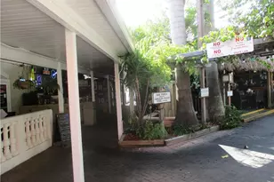 2555 9th St N, Naples, FL 34103 - Photo 13