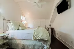 245 Broad Ave S, Naples, FL 34102 - Photo 37